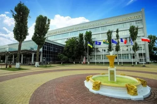 КНТЕУ студентське містечко