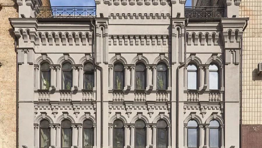 Фасад офісного центру в Києві